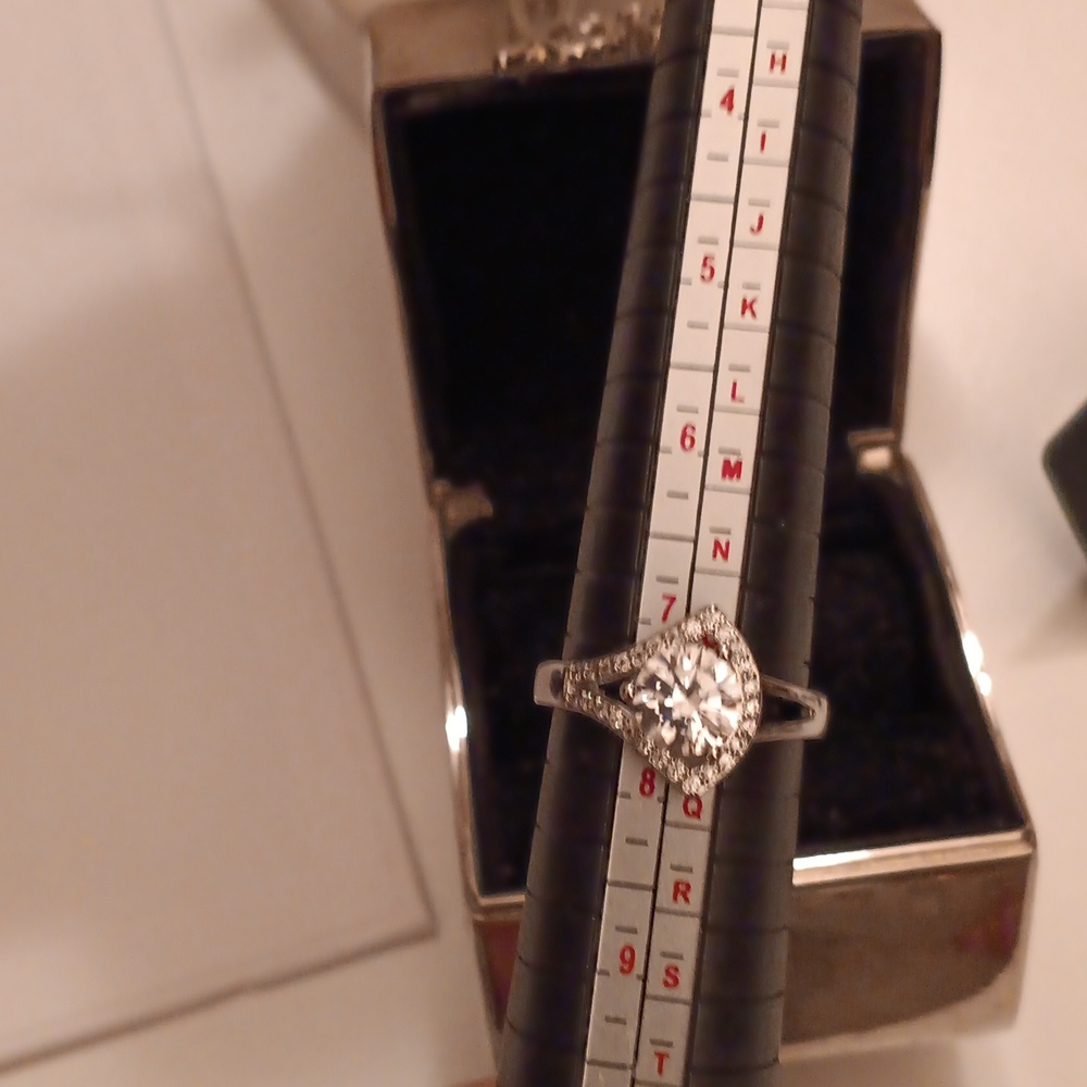 Beautiful Stunning Solid 925 Sterling Silver Ring - image 1